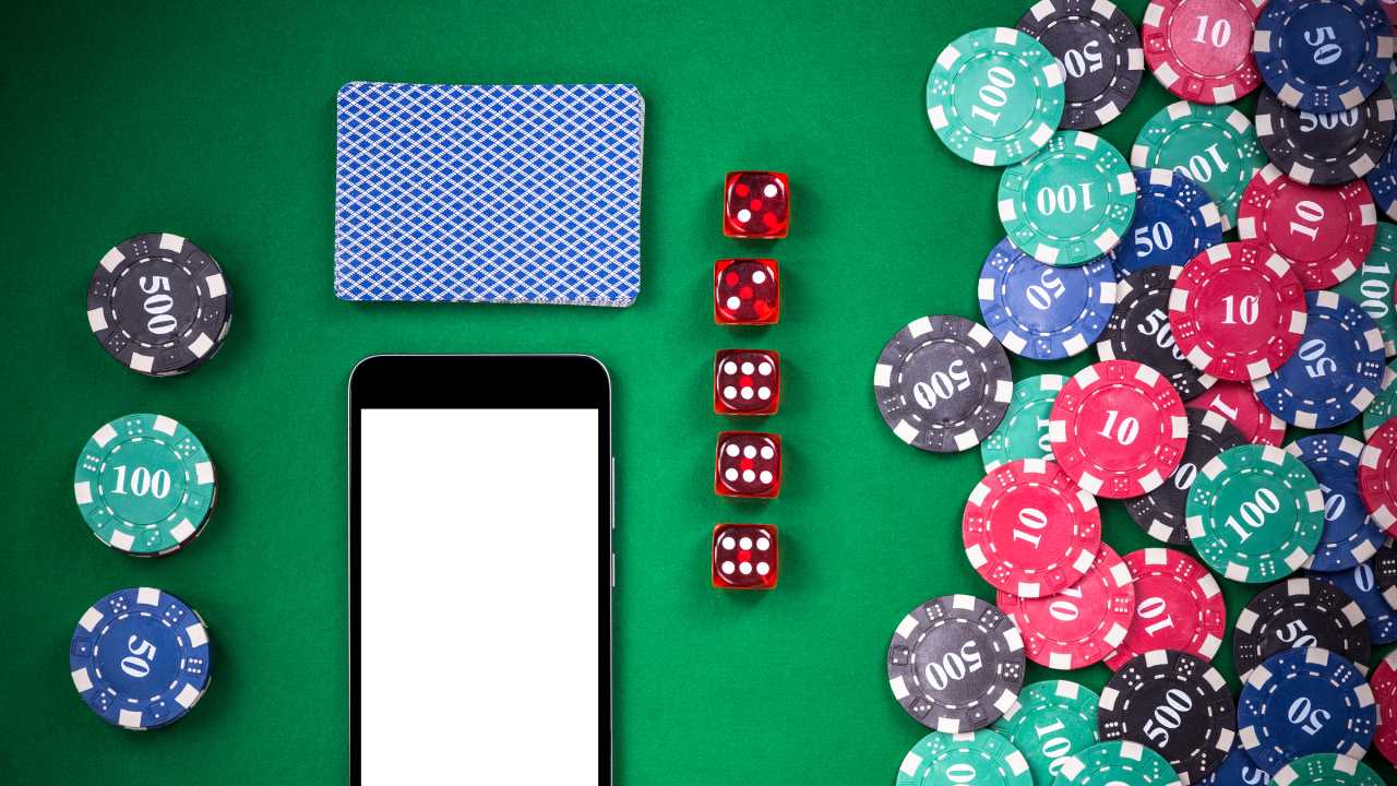 Online Blackjack Tips - How to Play Making the Smartest Decisions